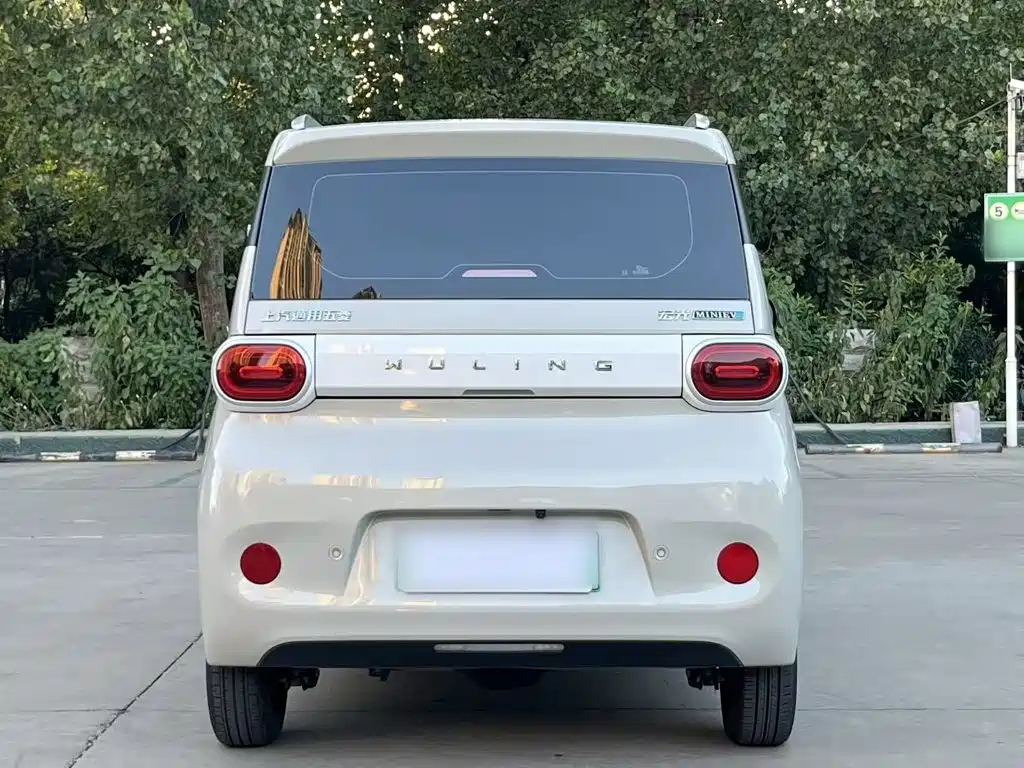 Wuling MINIEV — миниатюра 25