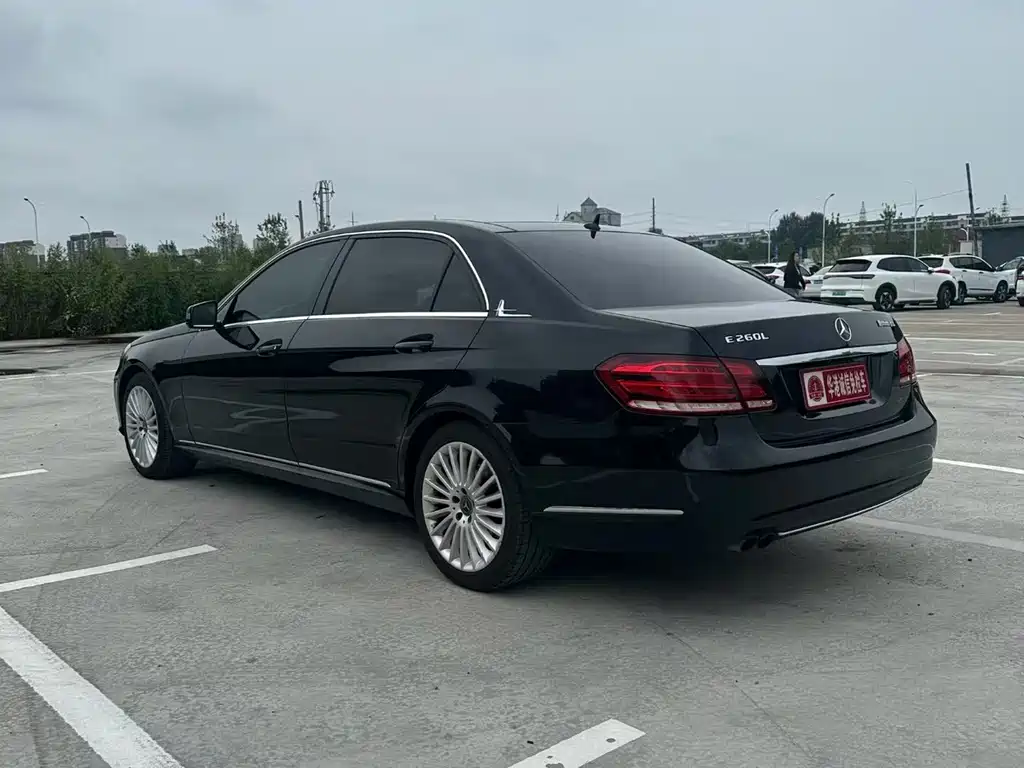 Mercedes-Benz E-Class — миниатюра 4