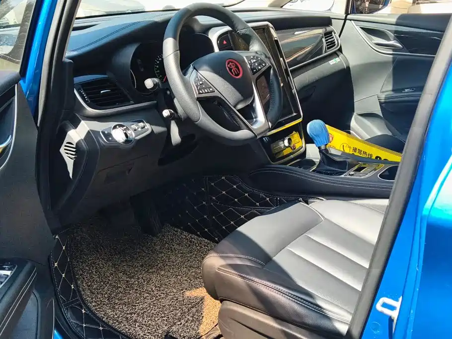 BYD MAX — миниатюра 8