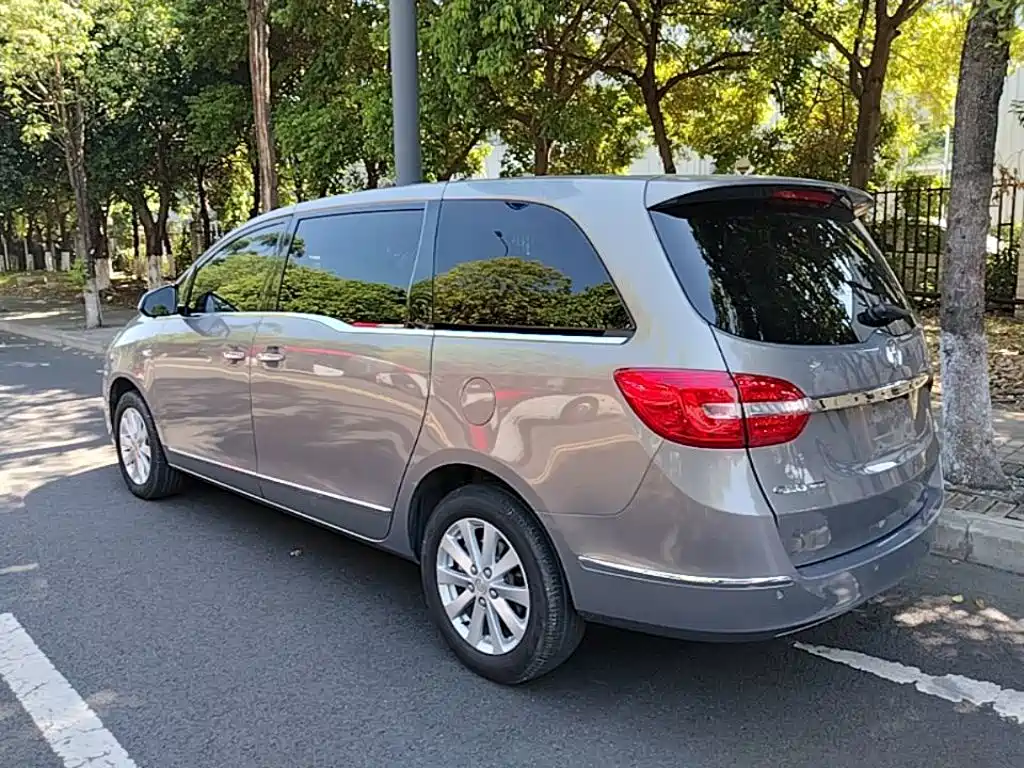 Buick GL8 — миниатюра 5