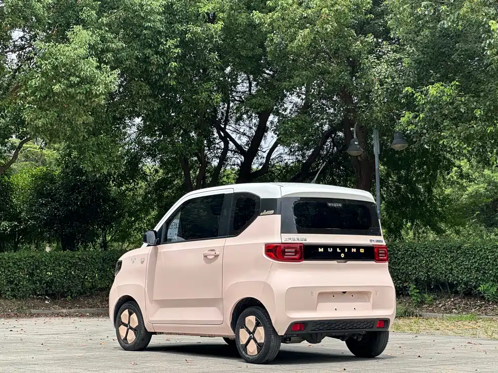 Wuling MINIEV — миниатюра 4