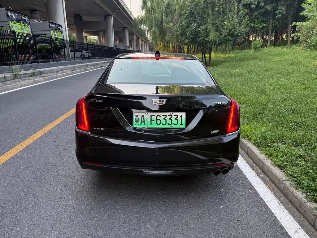 CADILLAC CT6 PLUG IN