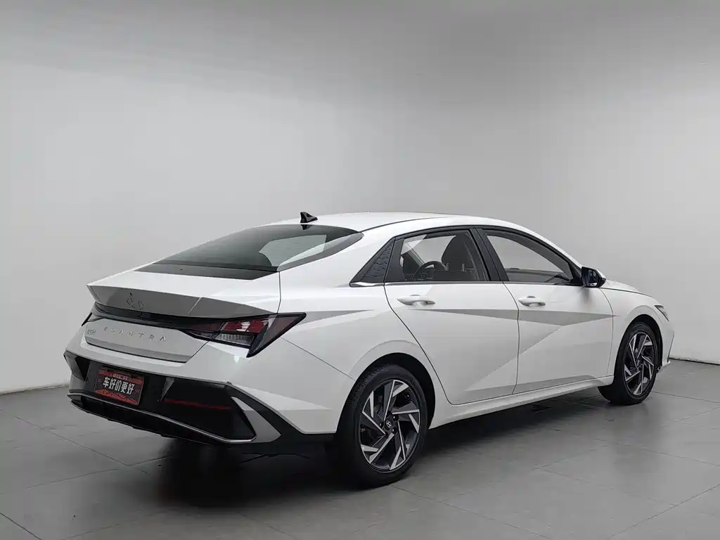 Hyundai Elantra — миниатюра 2
