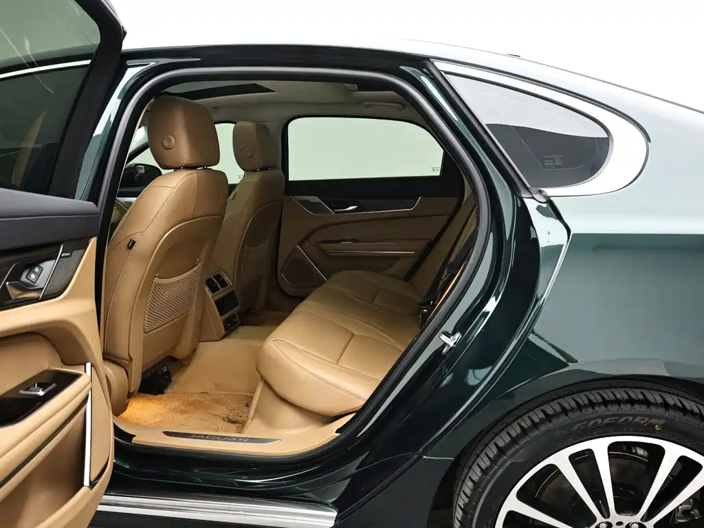 Jaguar XFL — миниатюра 14