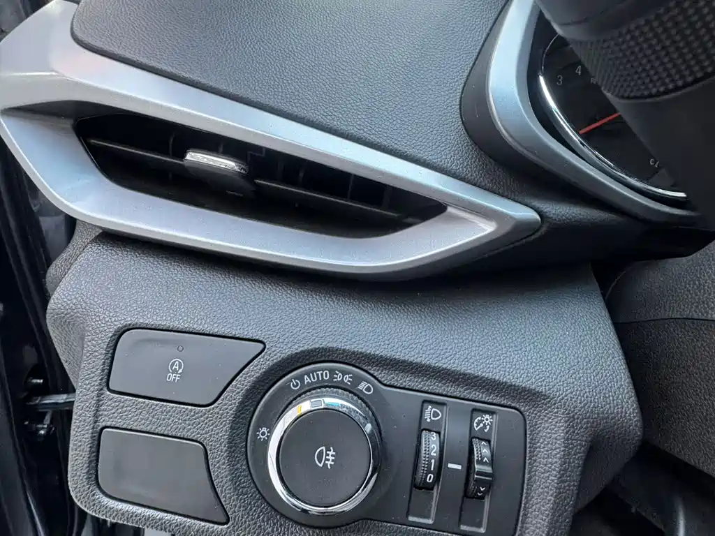 Chevrolet Volando — миниатюра 18