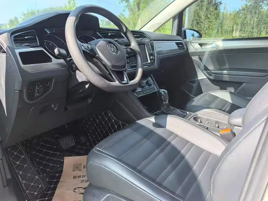 Volkswagen Touran — миниатюра 4