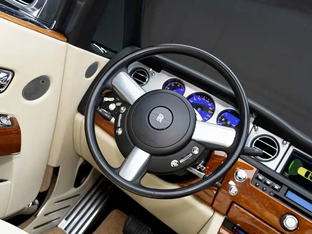 Rolls-Royce Phantom — миниатюра 12