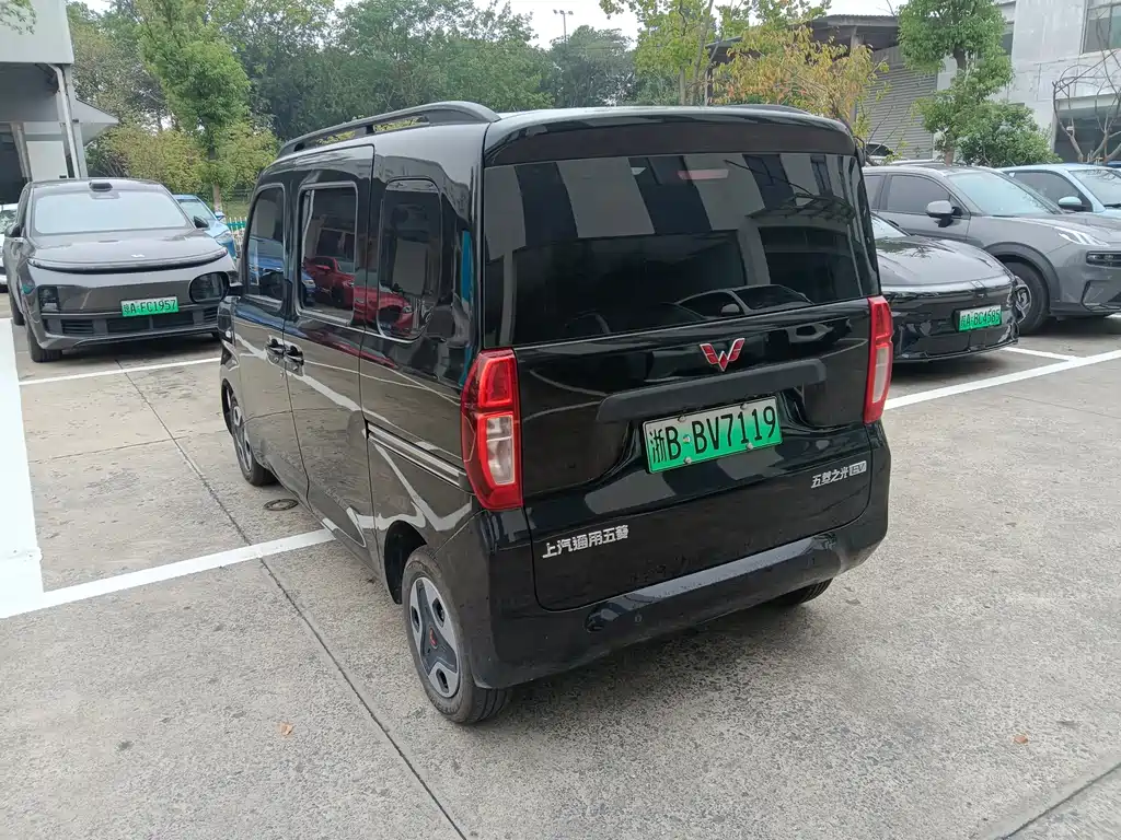Wuling Zhiguang EV — миниатюра 5