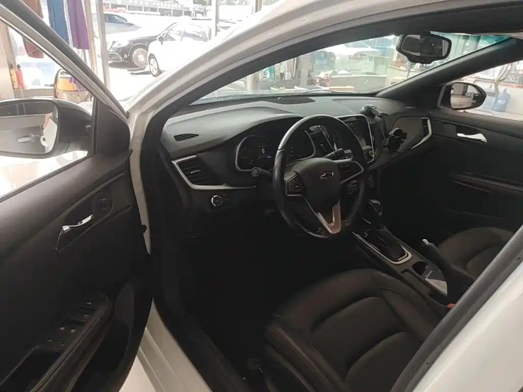 Chevrolet Monza — миниатюра 15