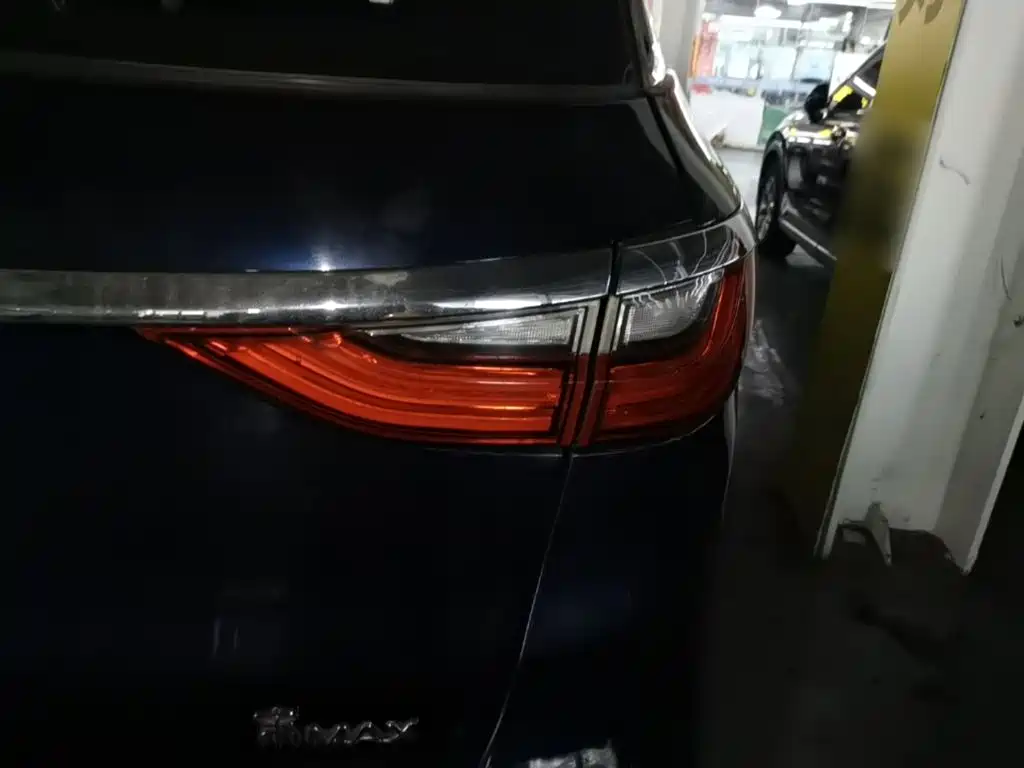 BYD MAX — миниатюра 8
