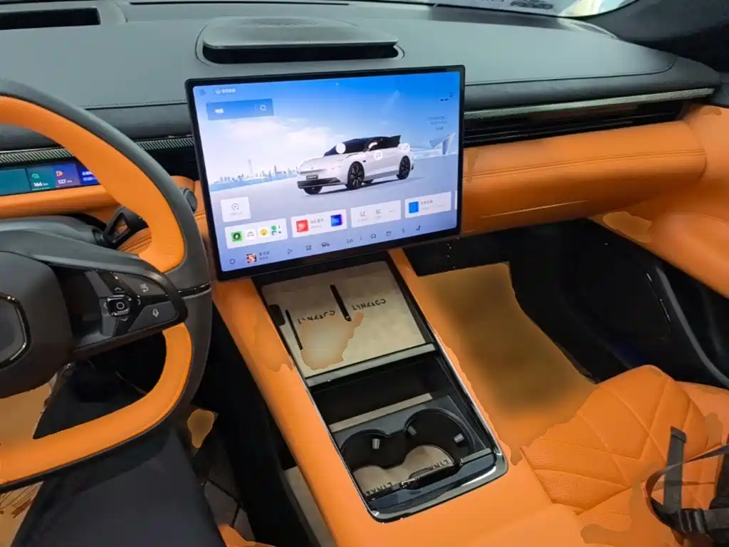 Lynk & Co 10 — миниатюра 10