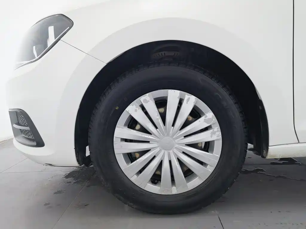 Volkswagen Santana — миниатюра 17