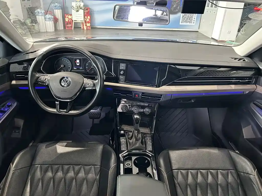 Volkswagen Passat PHEV — миниатюра 5