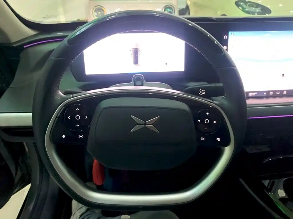 XPeng P7 — миниатюра 11