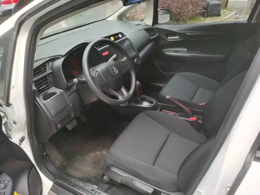 Honda Fit — миниатюра 5