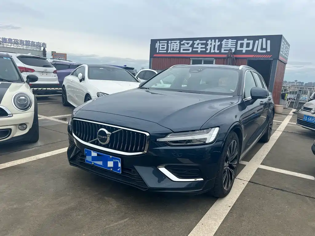 Volvo V60 2023