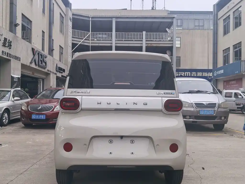 Wuling MINIEV — миниатюра 9