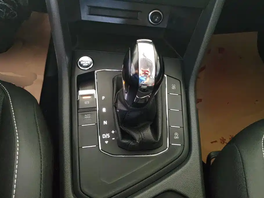 Volkswagen Tiguan L — миниатюра 16