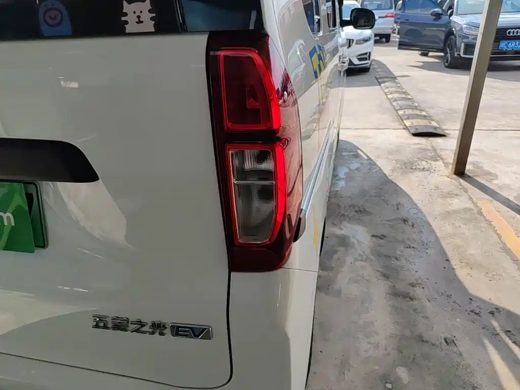 Wuling Zhiguang EV — миниатюра 8