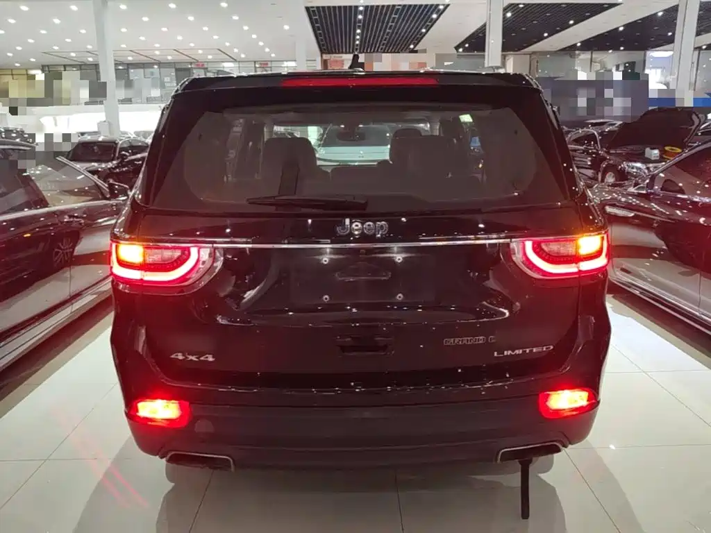 Jeep Grand Commander — миниатюра 6
