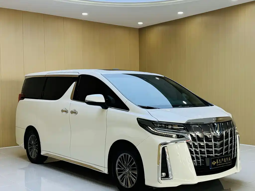 Toyota Alphard - фото 3