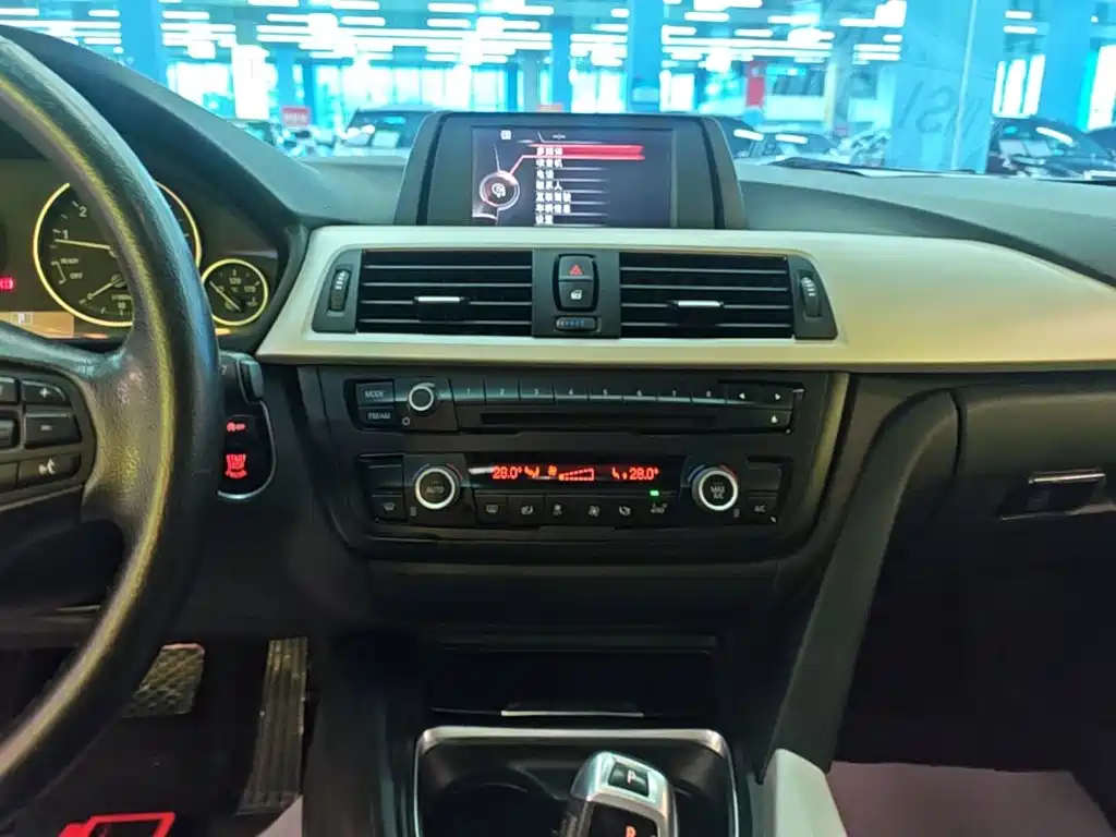 BMW 3 Series — миниатюра 13
