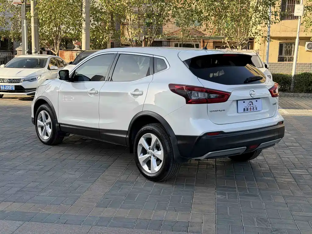 Nissan Qashqai — миниатюра 9
