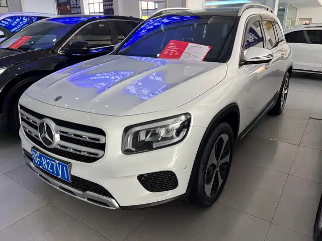 MERCEDES-BENZ GLB