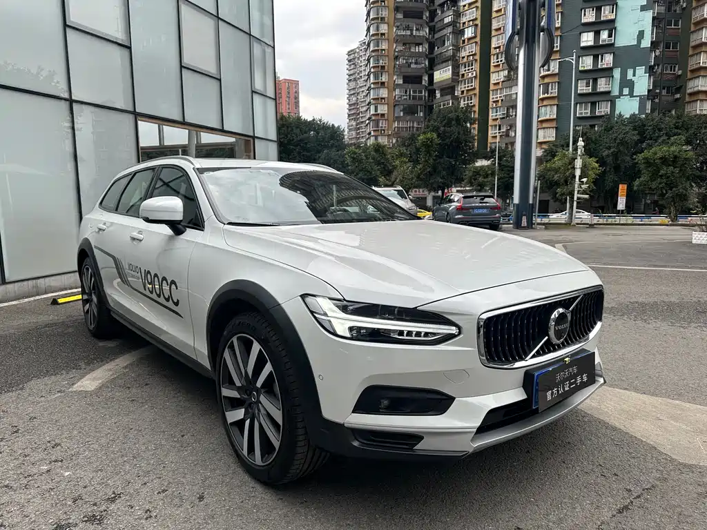 VOLVO V90