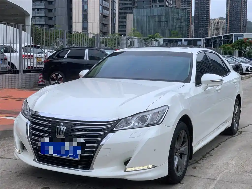 Toyota Crown 2017