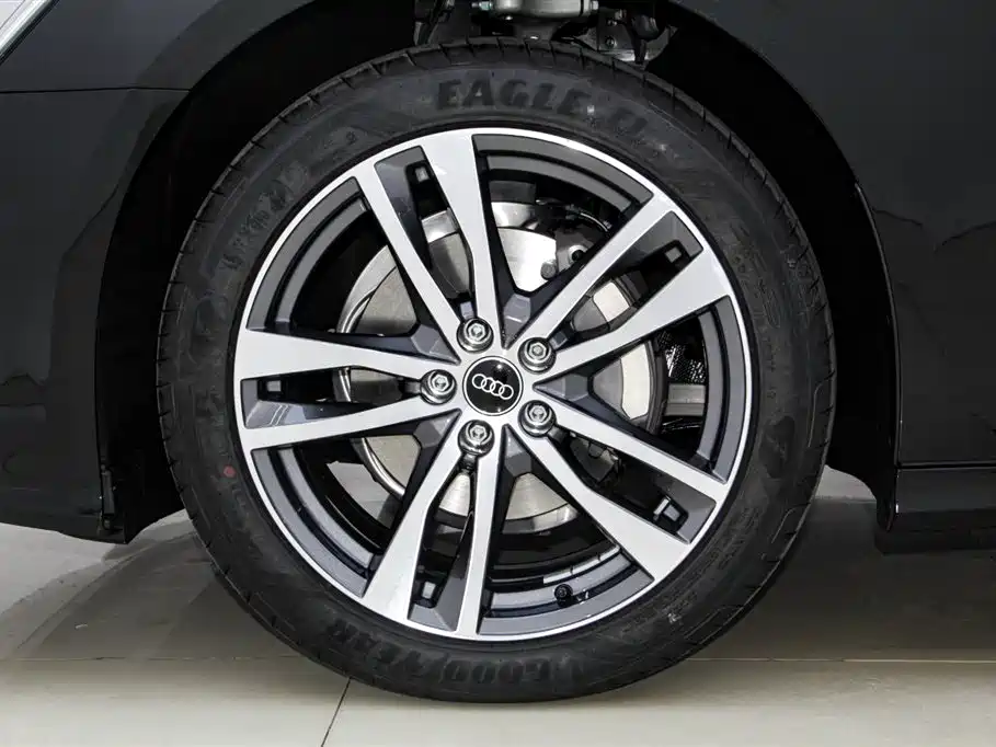 Audi A6L 2025 40 TFSI Luxury