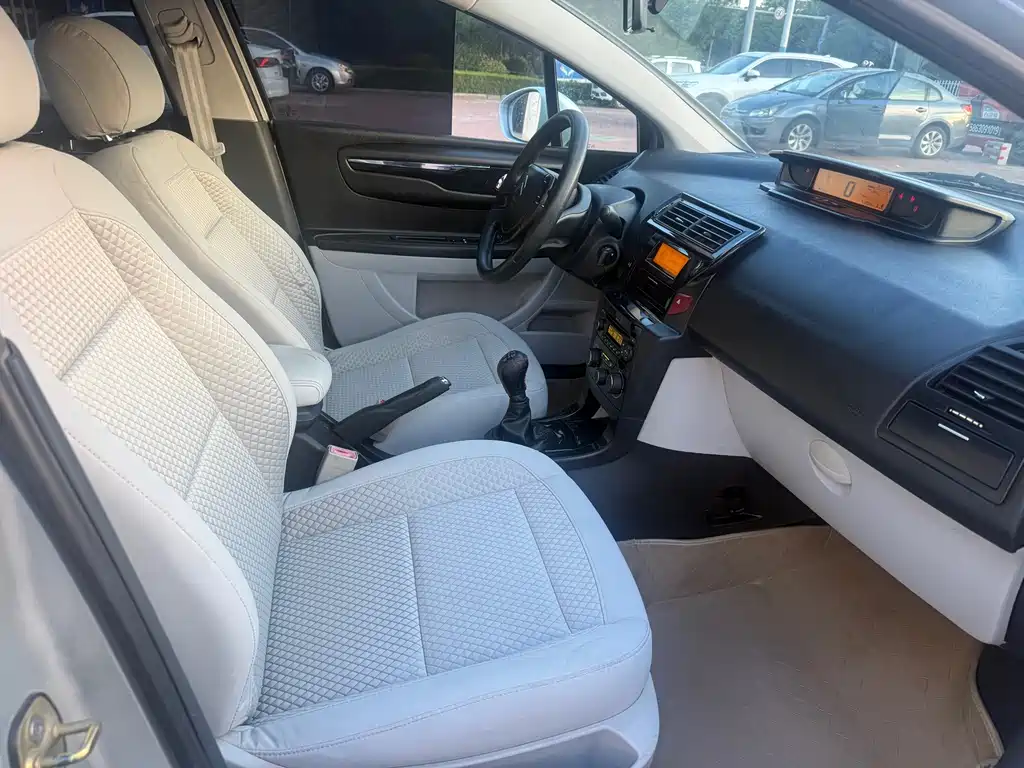 Citroen C-Quatre — миниатюра 9