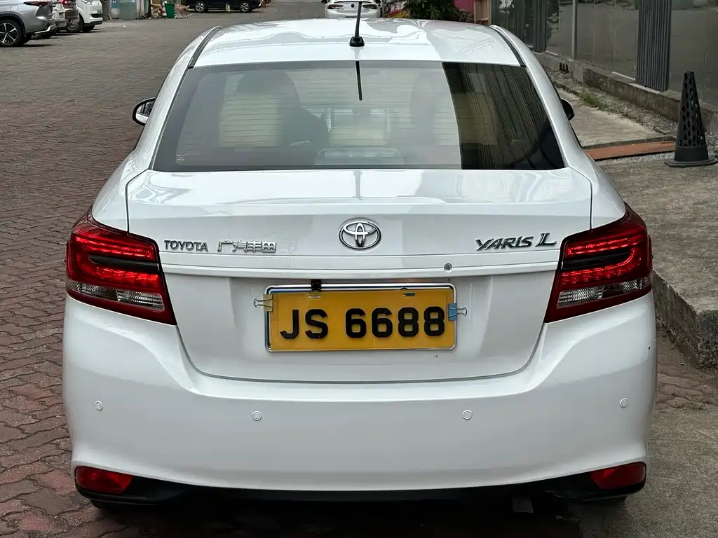 TOYOTA YARIS L TO ENJOY