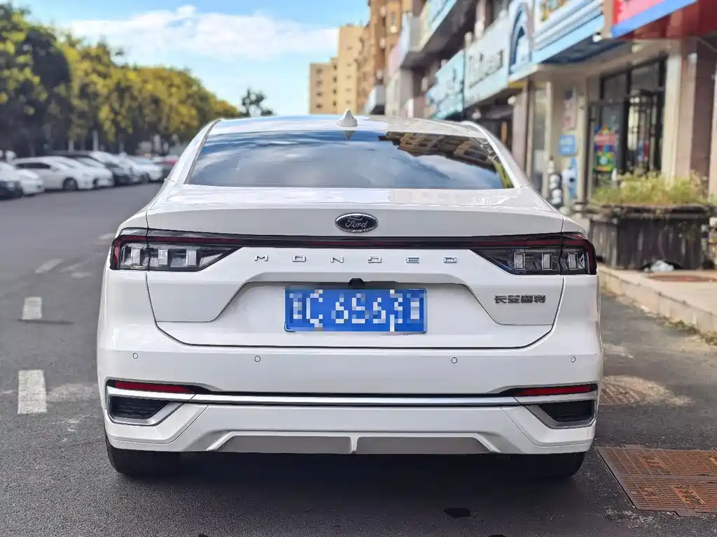Ford Mondeo — миниатюра 9