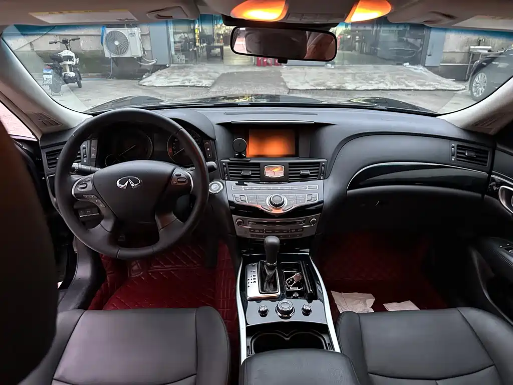 Infiniti Q70 — миниатюра 6