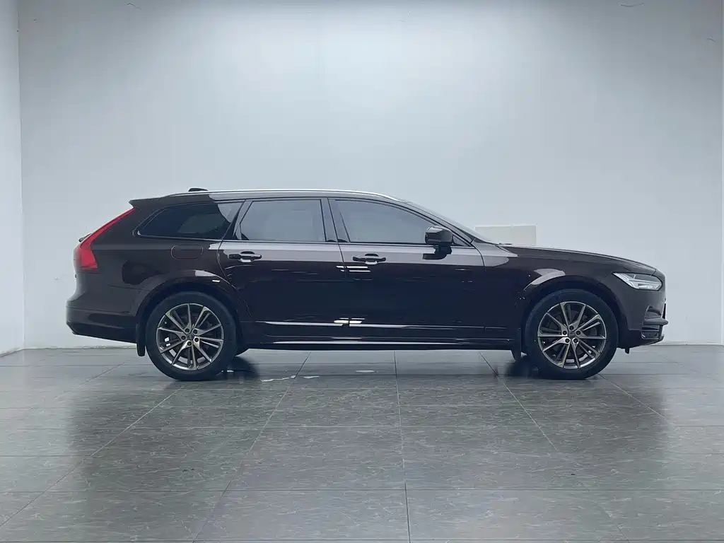 Volvo V90 — миниатюра 9