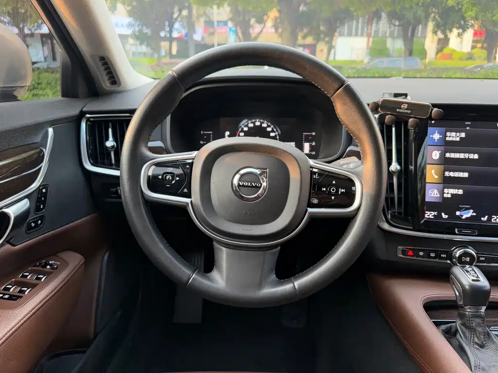 Volvo S90 — миниатюра 17