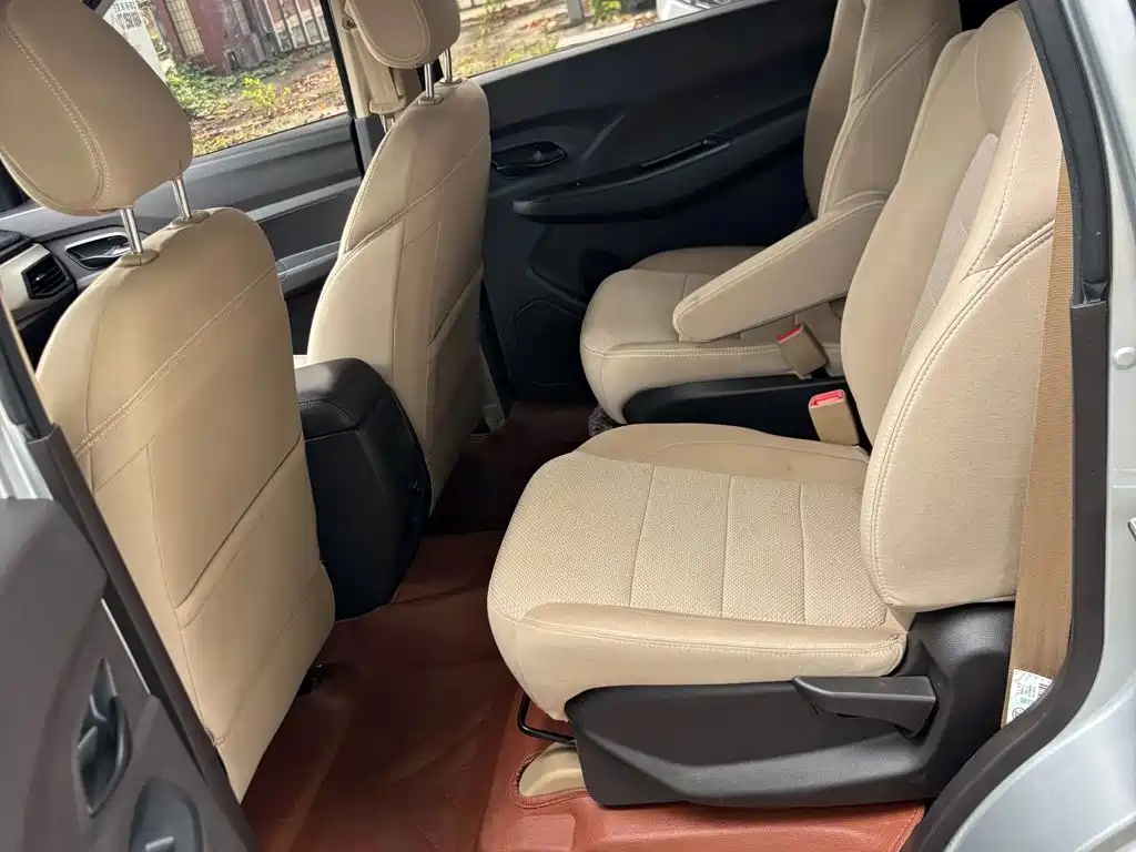Wuling Hongguang — миниатюра 7