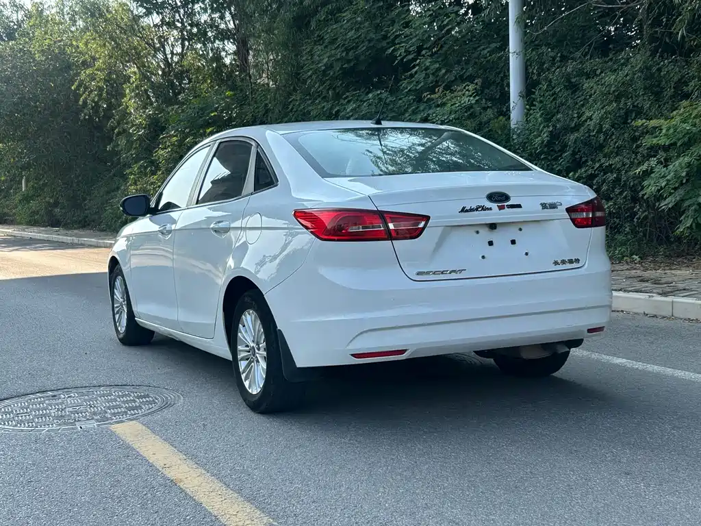 Ford Escort — миниатюра 4