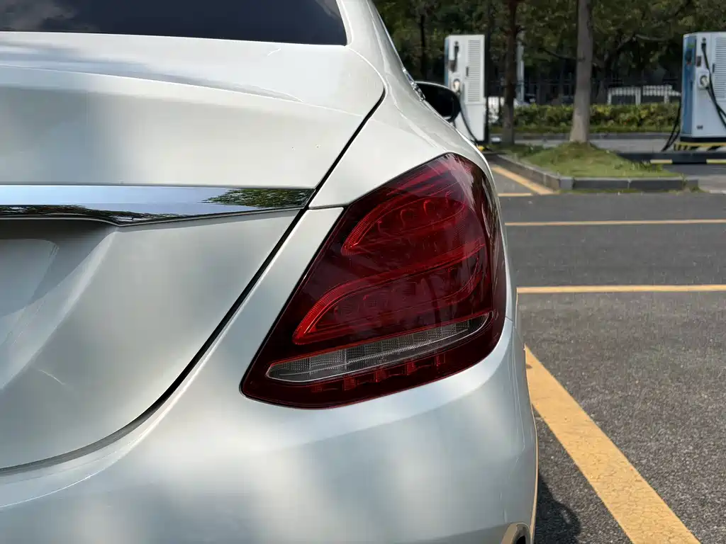 Mercedes-Benz C-Class — миниатюра 16