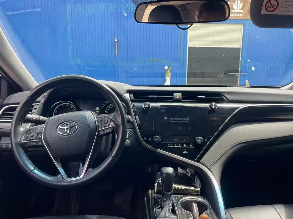 Toyota Camry — миниатюра 8