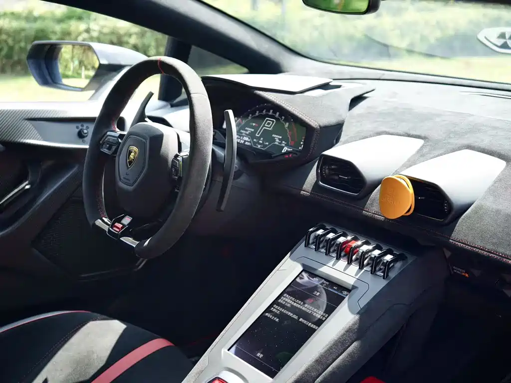 LAMBORGHINI HURACÁN