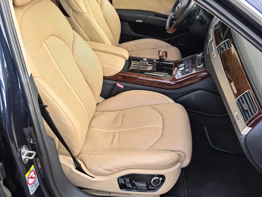Audi A8 — миниатюра 12
