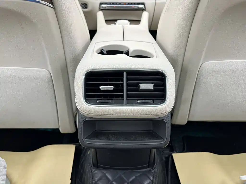 Mercedes-Benz GLE (Import) — миниатюра 32