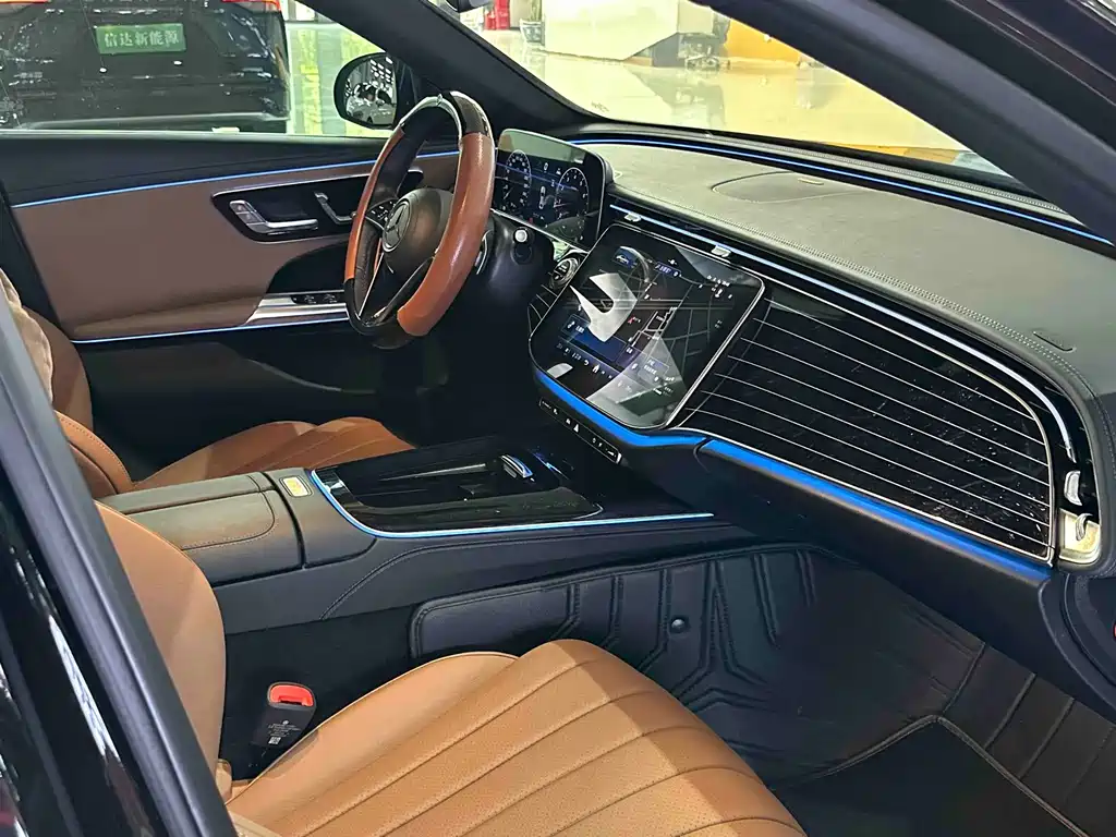 Mercedes-Benz E-Class — миниатюра 14