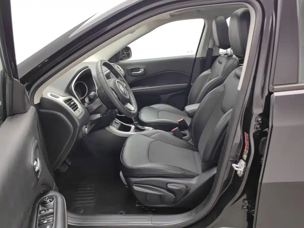 Jeep Compass — миниатюра 10
