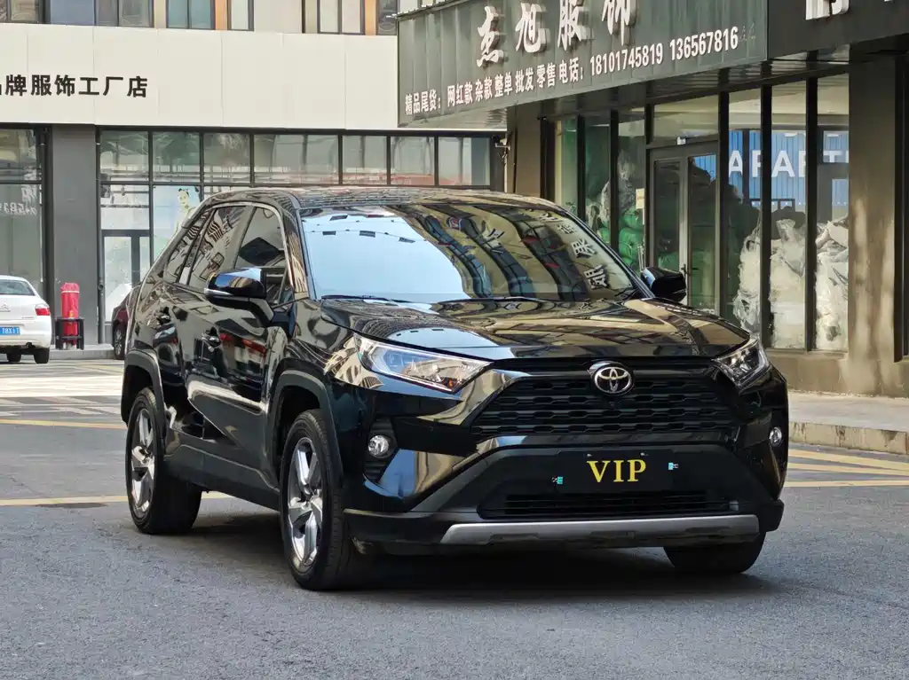 Toyota RAV4 — миниатюра 3