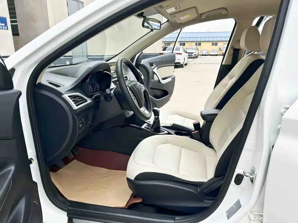 Changan V7 — миниатюра 7