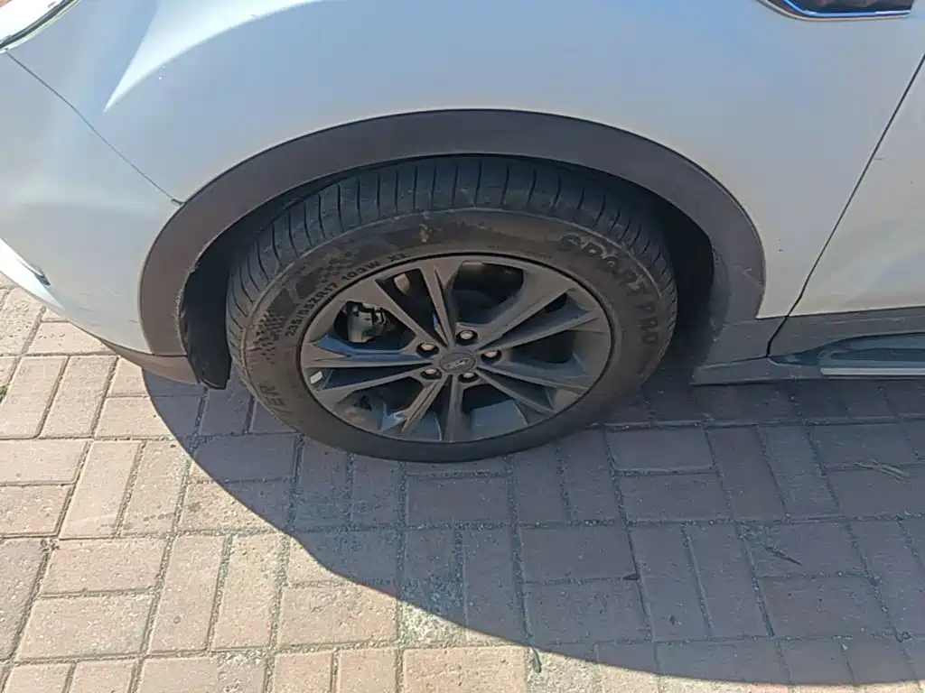 Ford Kuga — миниатюра 23