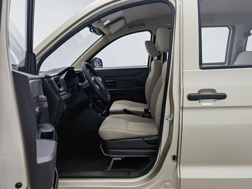 Wuling Hongguang V — миниатюра 10